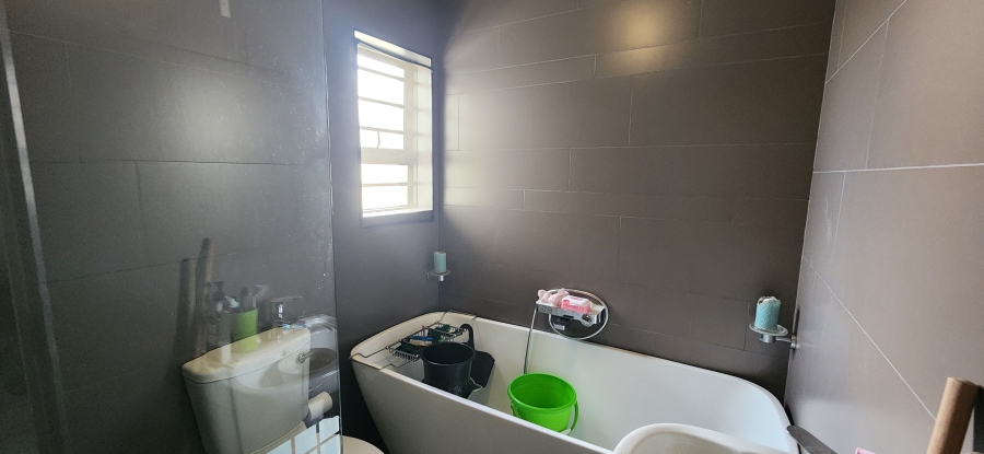 To Let 3 Bedroom Property for Rent in Parklands East Western Cape